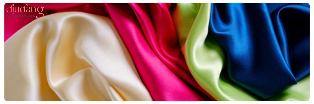 Lý do lụa satin là chất liệu lý tưởng cho quần áo cộc nữ đẹp